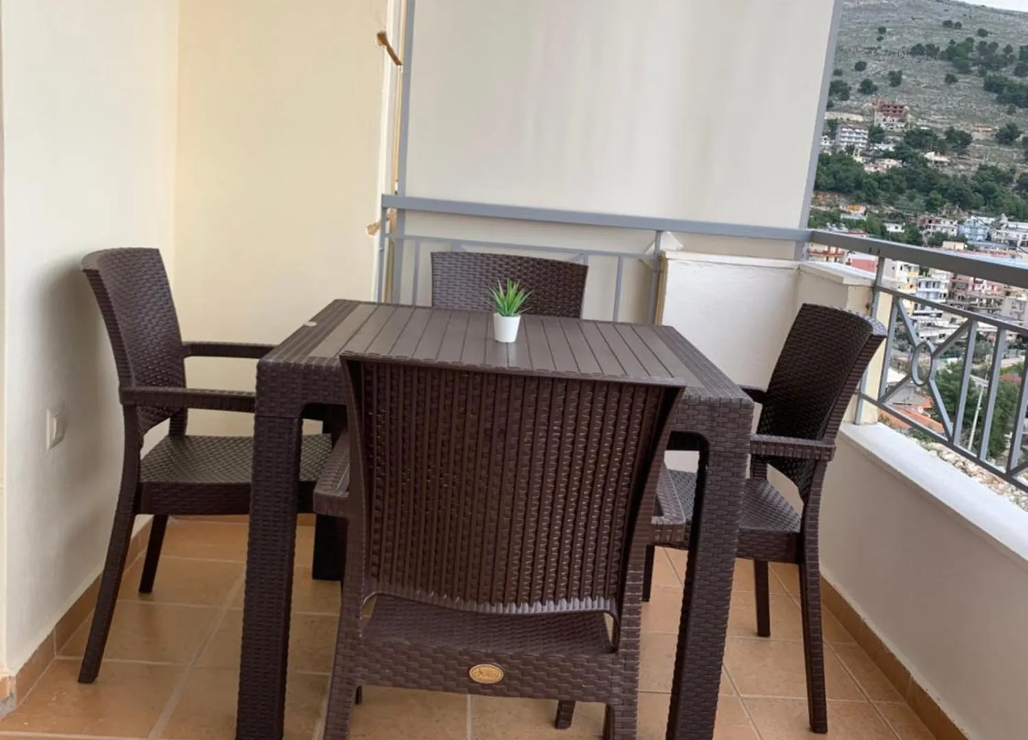 סרנדה Lindi Apartment אלבניה