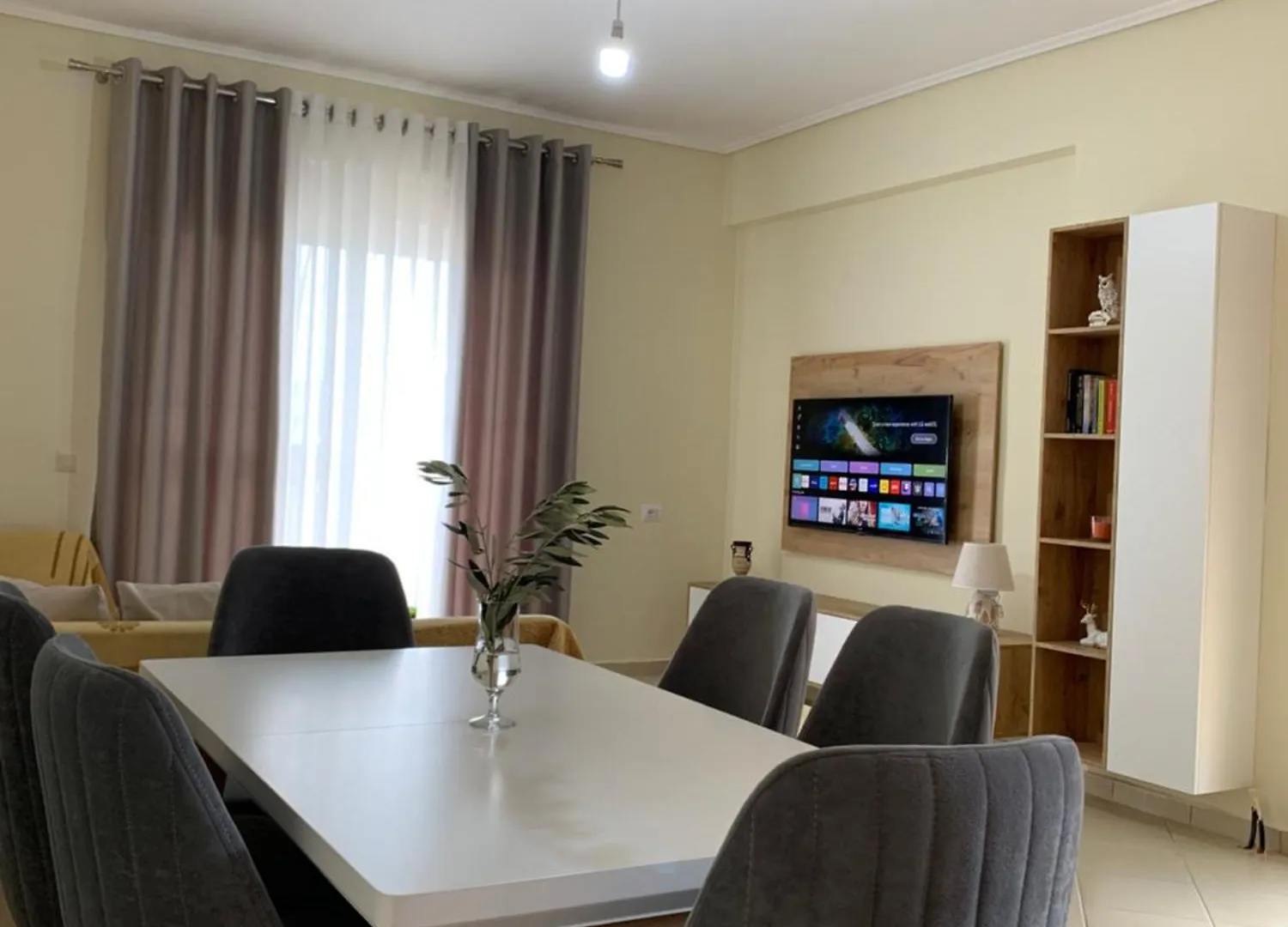 Lindi Apartment Sarande 0*,  Albania
